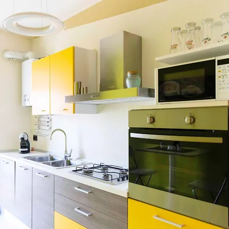 Blue - Cozy In Center Arona