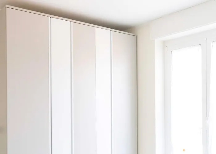 Blue - Cozy In Center *